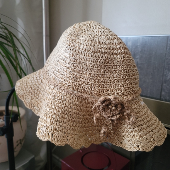 Handwoven Paper Straw Seaside Foldable Beach Hat - Picture 2 of 7